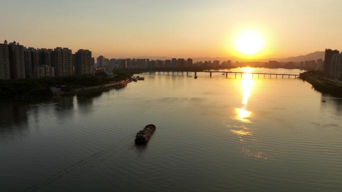 清远北江洲心大桥落日夕阳航拍船只