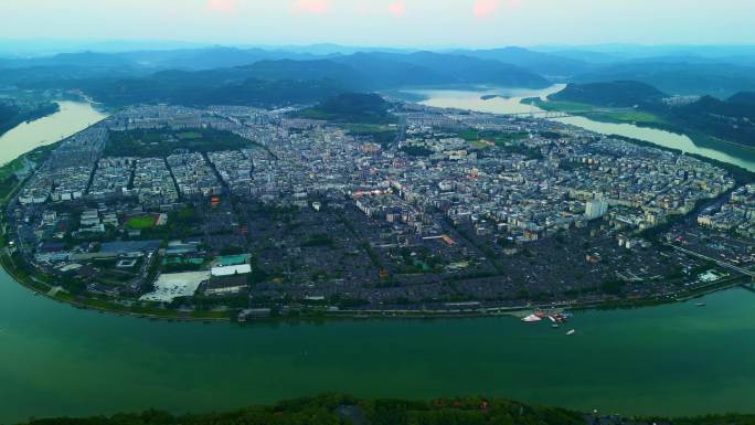 四川阆中古城翠屏山与嘉陵江高视角航拍