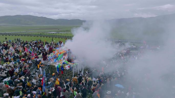 航拍狮龙宫寺院大煨桑 庆典