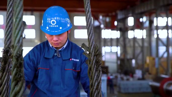 重型设备 工业建造 车间工人