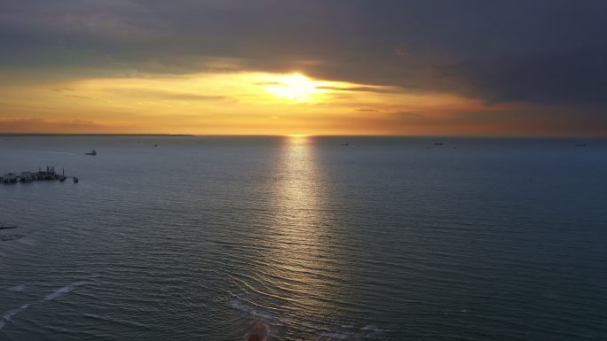 海洋上的日出日落
