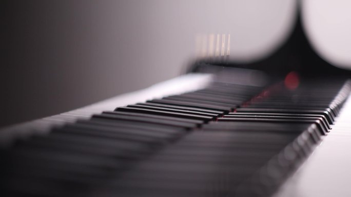 钢琴 琴键 钢琴特写 光影