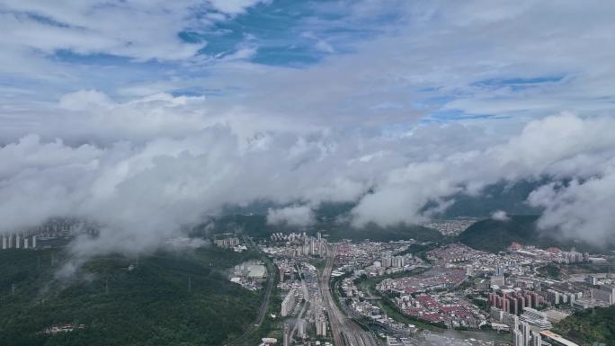 城市上空的云海