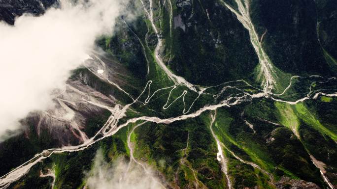 穿云航拍盘山公路