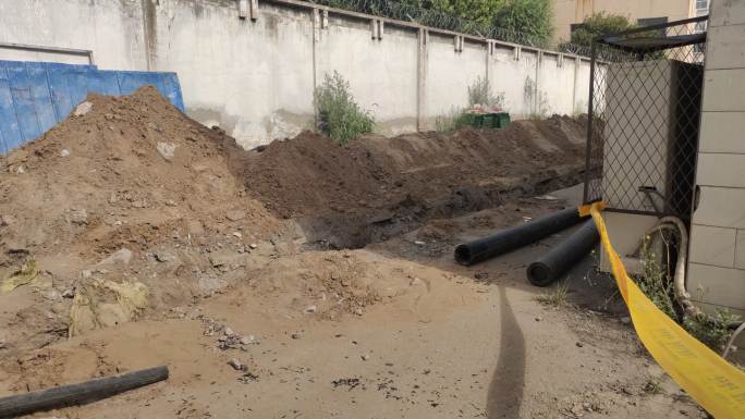 天然气 管道 铺设 挖掘机 管道铺建