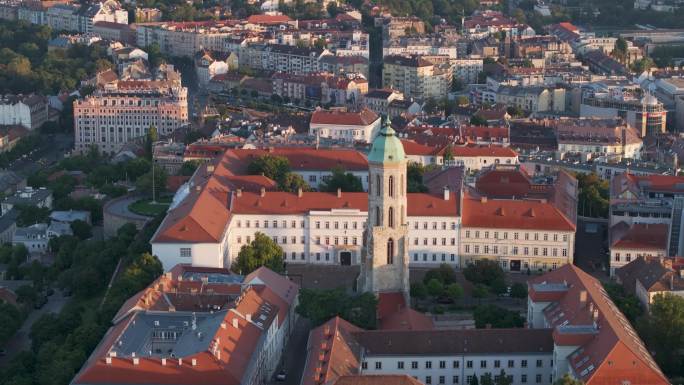 航拍匈牙利布达佩斯市中心地标中世纪古堡