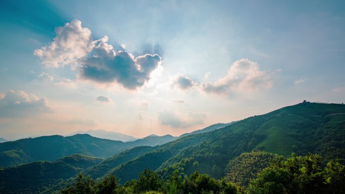 信阳西九华山耶稣光延时摄影