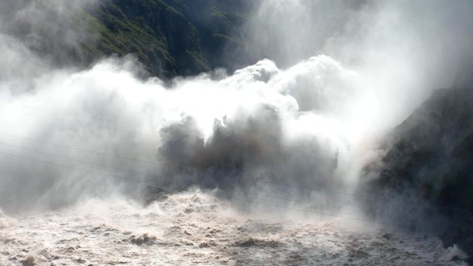 A496 白鹤滩水电站泄洪震撼画面