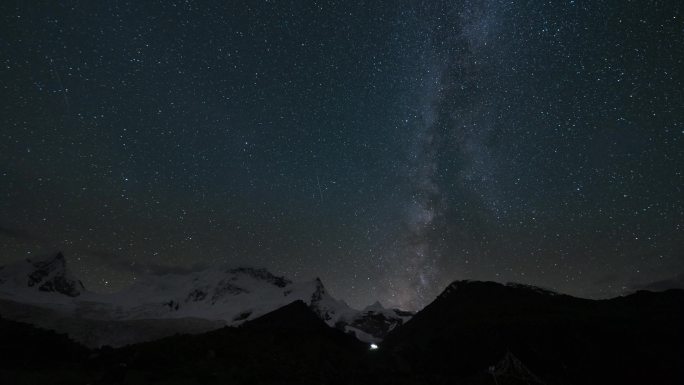 西藏萨普雪山星空延时