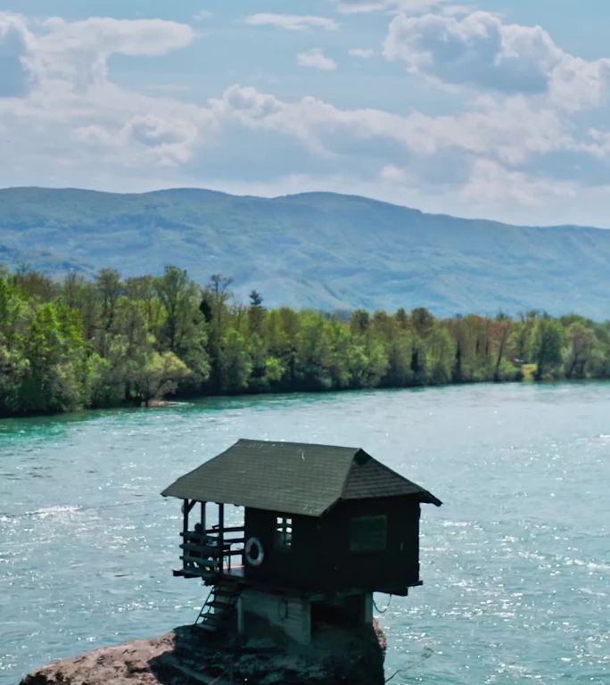 德里纳河的木屋，遗世独立小木屋，塞尔维亚
