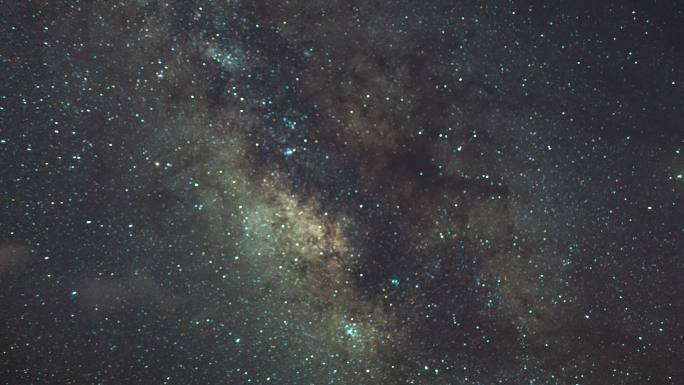 4K八月银河与英仙座流星雨延时摄影素材