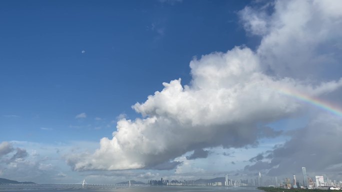 深圳湾海面雨后彩虹 蓝天白云彩虹天空