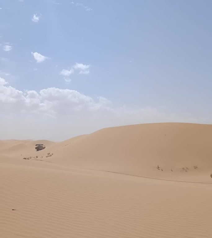 宁夏中卫地标腾格里沙漠沙坡头沙漠区冲浪车