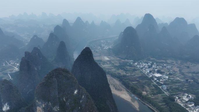 桂林大面山如山水画