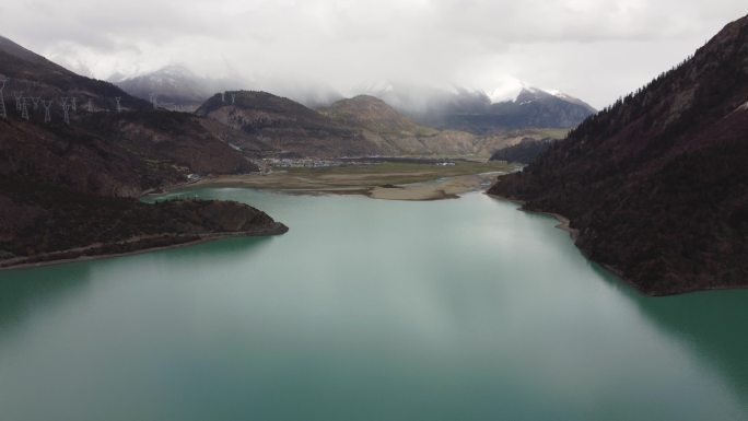 然乌湖高空后退降落