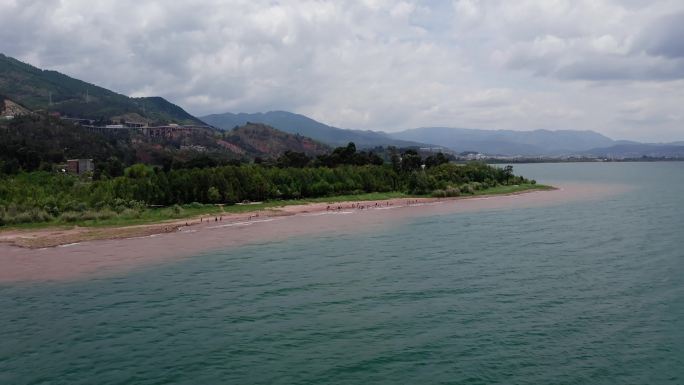 中国云南玉溪市抚仙湖红沙滩风景