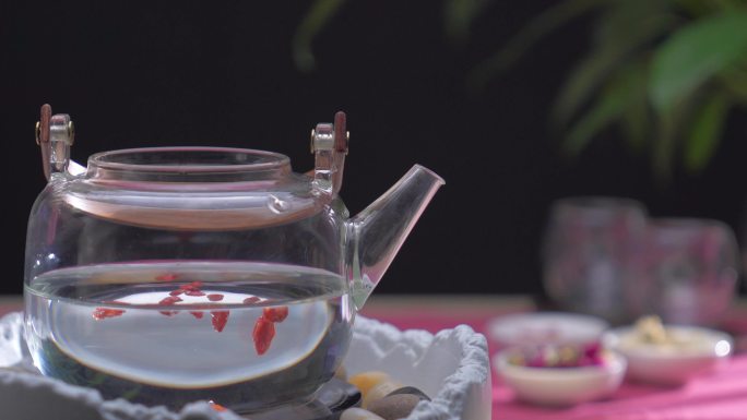 4k煮茶添加茶料准备煮茶枸杞玫瑰花 菊花