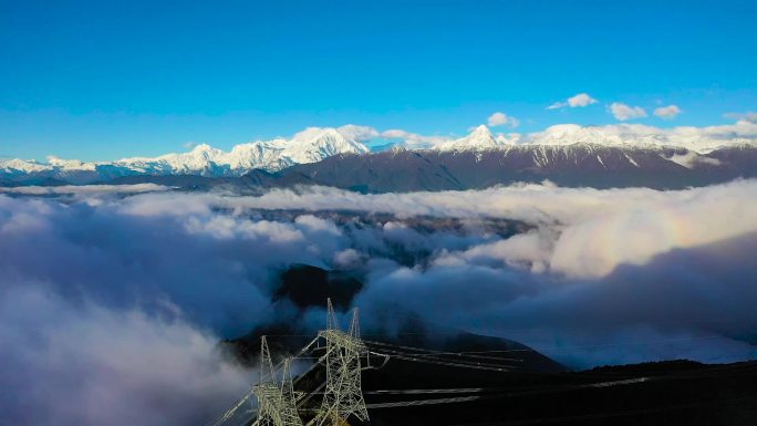 雪山日出 红岩顶 航拍