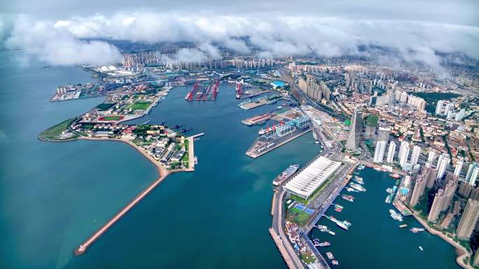 青岛港八号码头邮轮母港市北平流雾