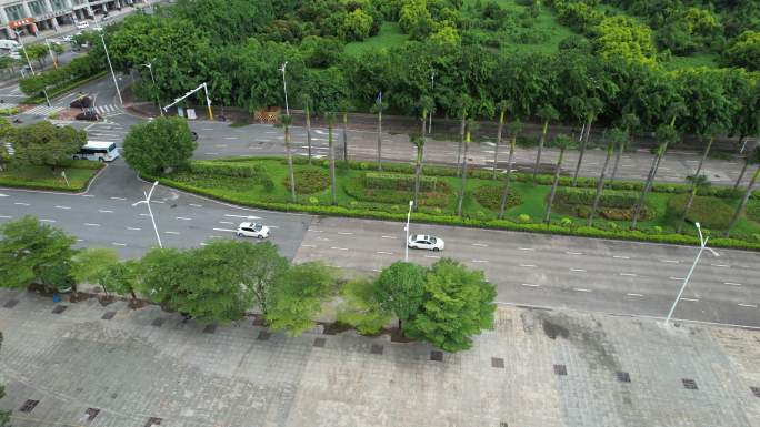 火炬开发区地标 太阳城沃尔玛  车流小车