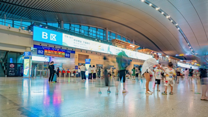 高铁站人来人往4K