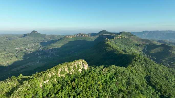 航拍临沂市蒙阴县岱崮地貌景区风景