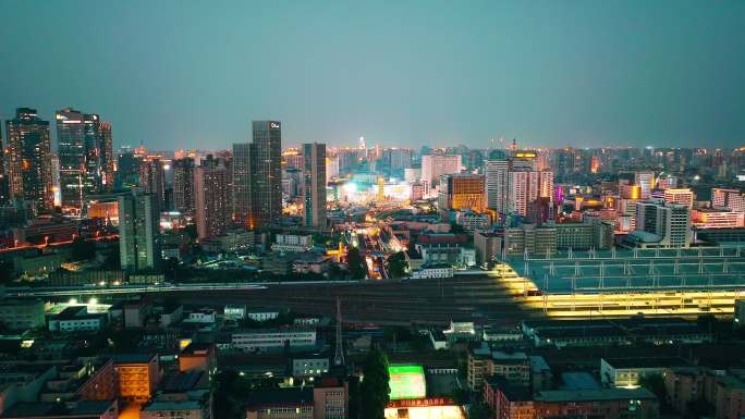 京广铁路郑州火车站夜景