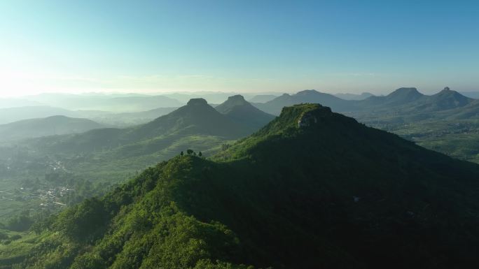 航拍临沂市蒙阴县岱崮地貌景区风景