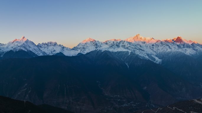 云南梅里雪山日照金山延时摄影