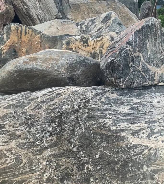 园林景观石 吊机吊装 风景园林 绿化石