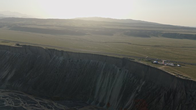 壮观震撼的新疆安集海大峡谷河流大地纹理