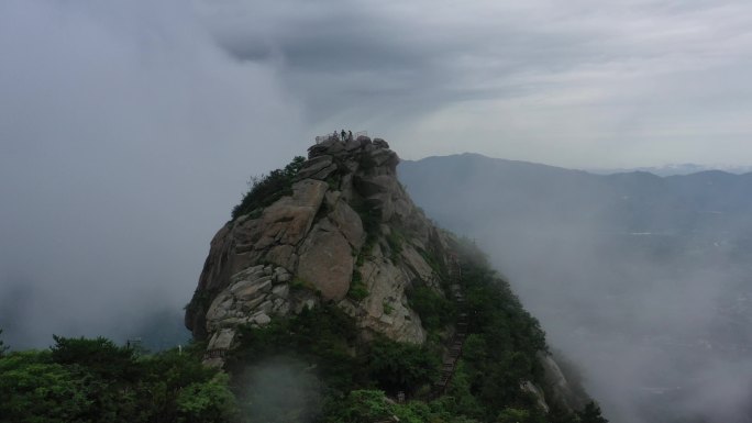 环绕拍摄鸡公山报晓峰