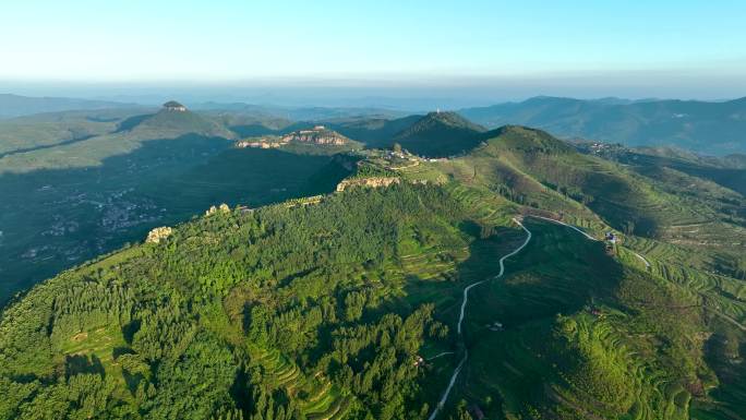 航拍临沂市蒙阴县岱崮地貌景区风景