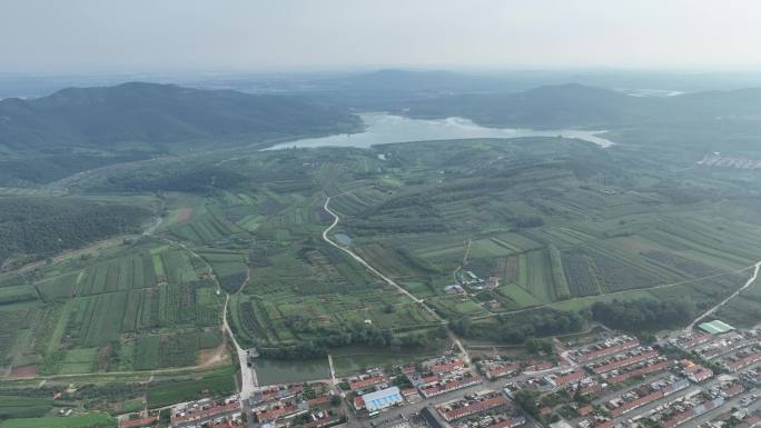 航拍威海市临港区草庙子镇北黄山村山野水库