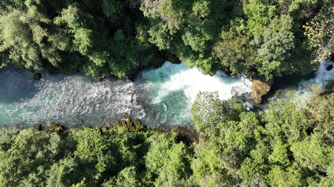 贵州茂兰原始森林溪流水流航拍4K