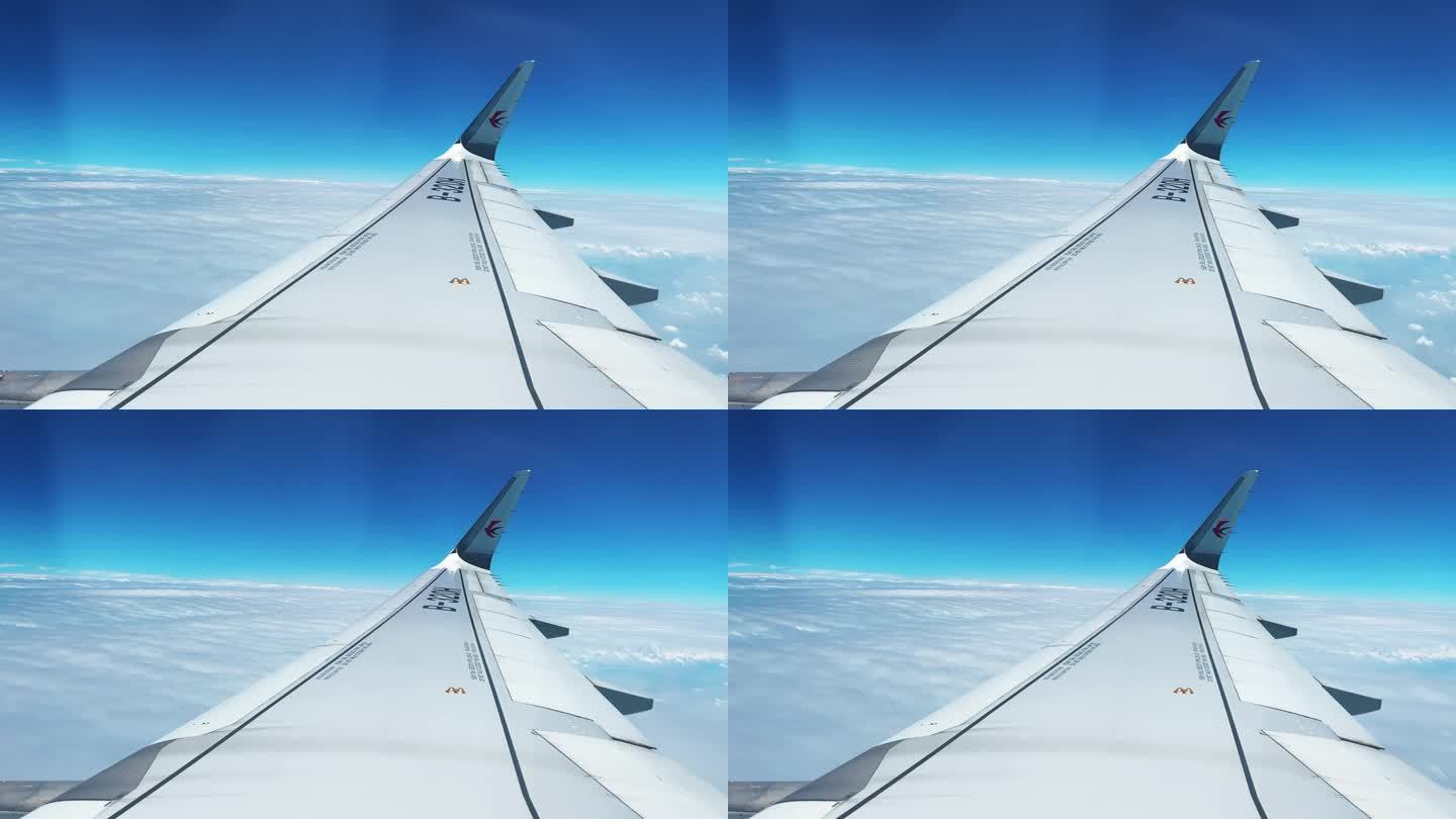飞机内看窗外云海1