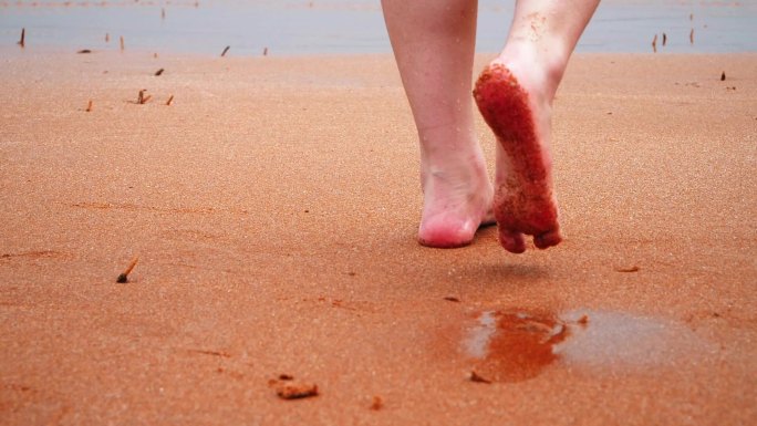 沙滩脚步脚印特写慢动作