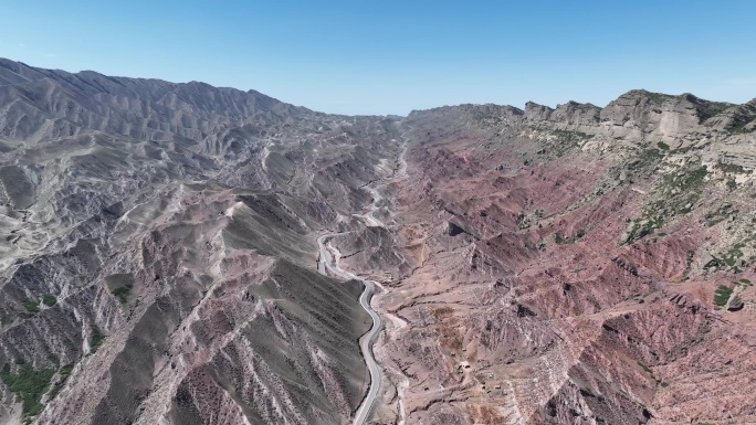 丹霞地貌大峡谷公路