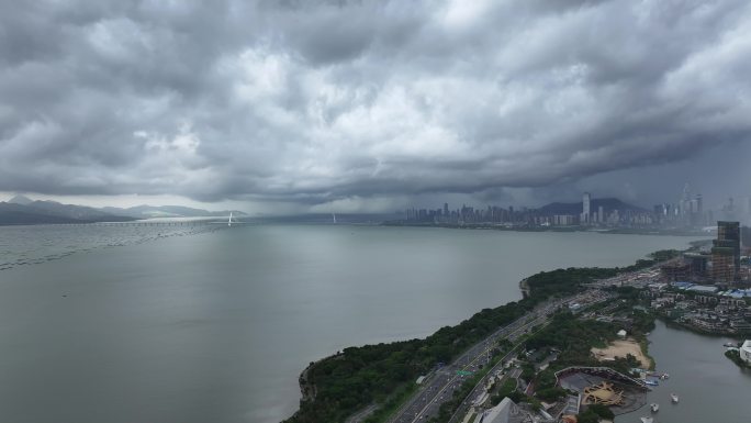 深圳南山区极端暴雨天气航拍