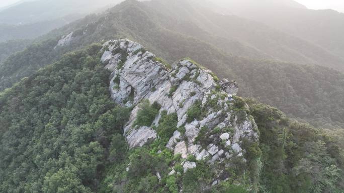 航拍威海市临港区草庙子镇南玉皇山风景