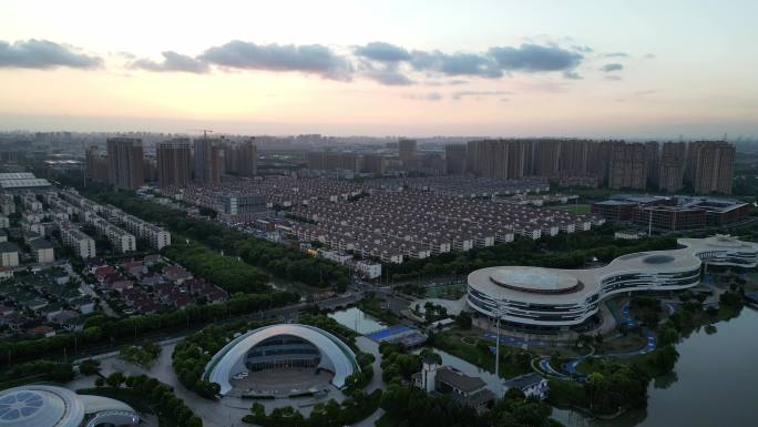 航拍昆山夏驾河湿地公园昆如意