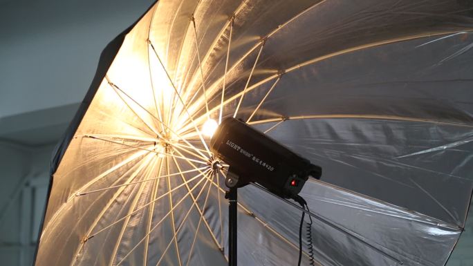 摄影灯 造型灯 银色反光伞 闪光