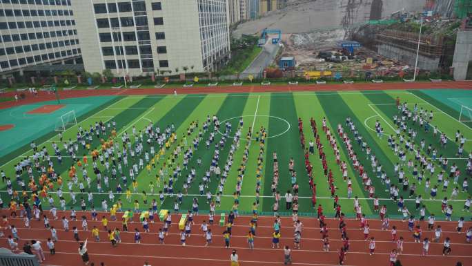 4k学校学生小学生校园操场做操