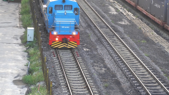 铁路运输煤炭运输火车货运货车车站内燃机车