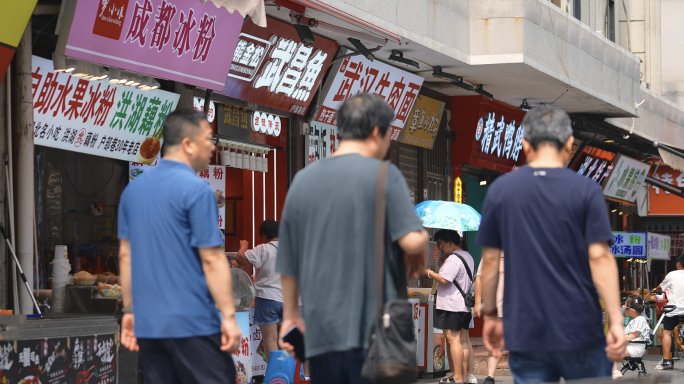 4K武汉户部巷汉味风情街逛街的游客空镜