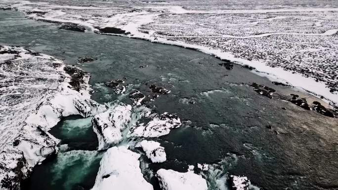 冰岛众神瀑布雪景 辽阔壮美
