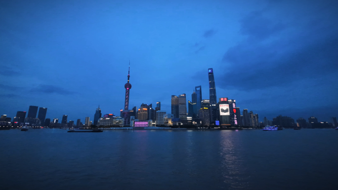 上海东方明珠开灯延时外滩夜景