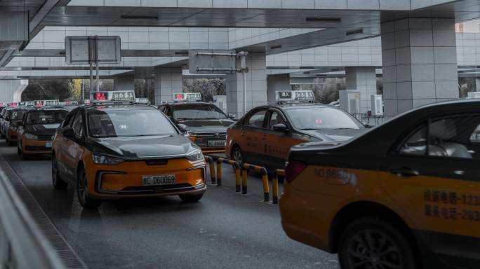 4k车站排队载客的出租车延时摄影