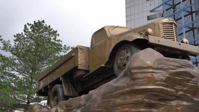 一汽解放卡车雕塑