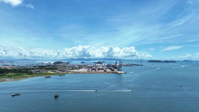 航拍广东惠州大亚湾海岸线蓝天白云码头港口